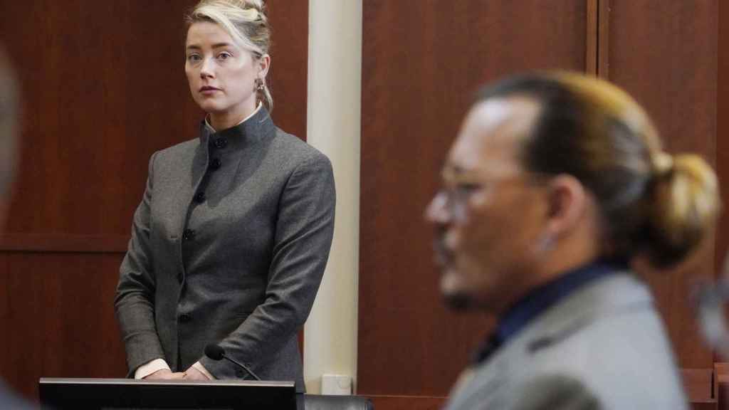 Johnny Depp si Amber Heard in timpul procesului.