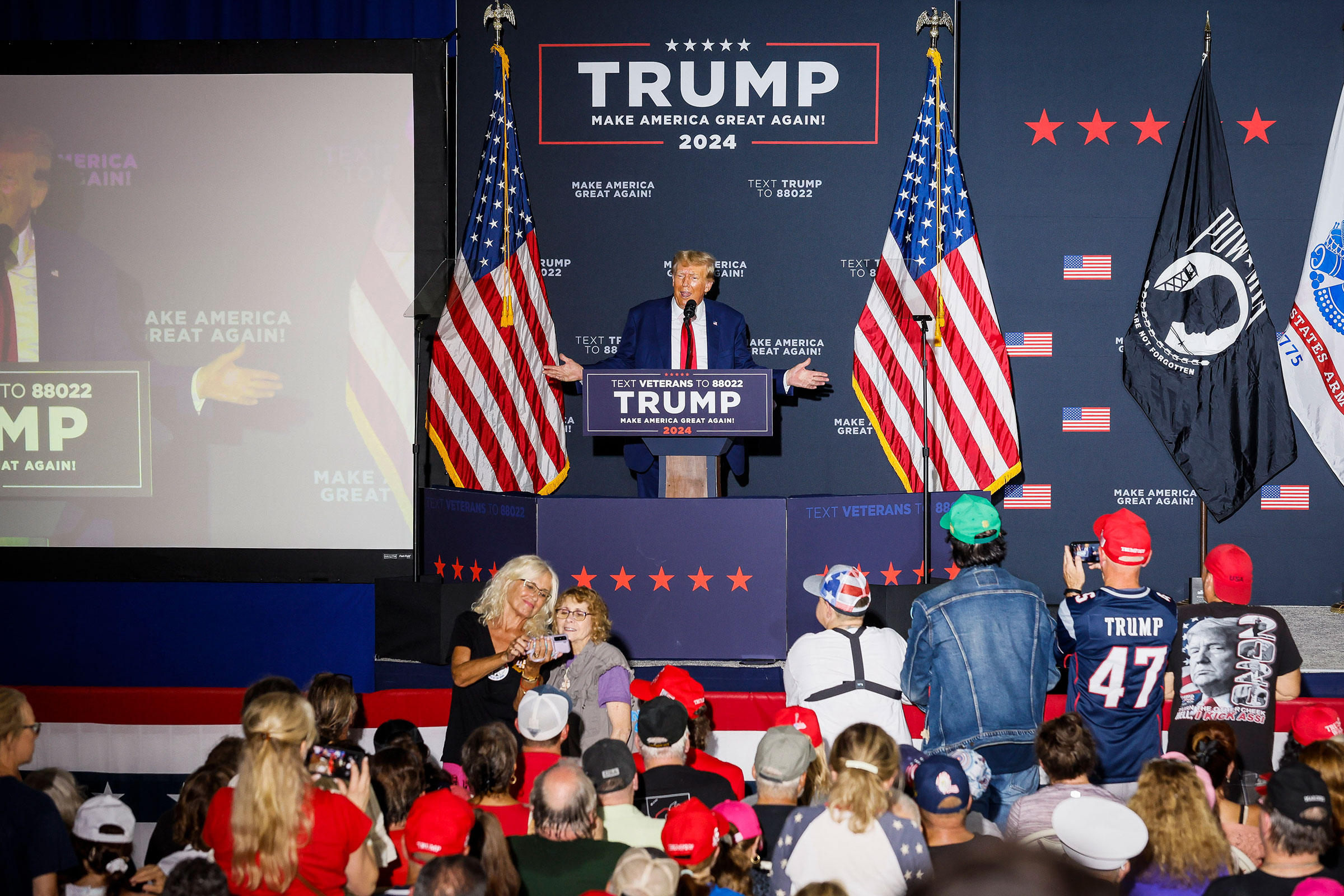 Fostul presedinte al Statelor Unite, Donald Trump, rosteste declaratii la Windham, NH, pe 8 august 2023. (Erin Clark—The Boston Globe/Getty Images)