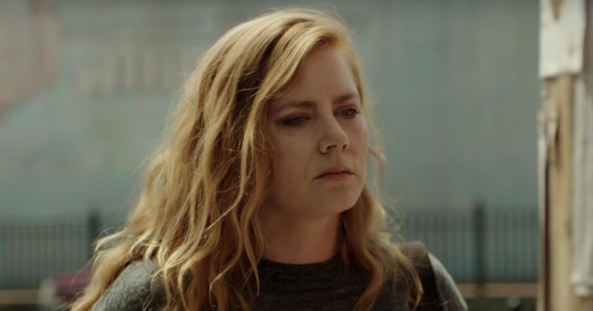 Amy Adams in Obiecte ascutite
